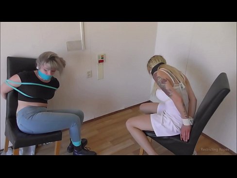 ❤️ Závislá / zviazaná a s roubíkom / dievča v núdzi ️  Sex na nás ❌