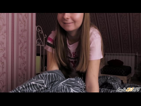 ❤️ Blondínka hlboko vysaje svoju BFF a dostane semeno do úst ️ Sex na nás ❌